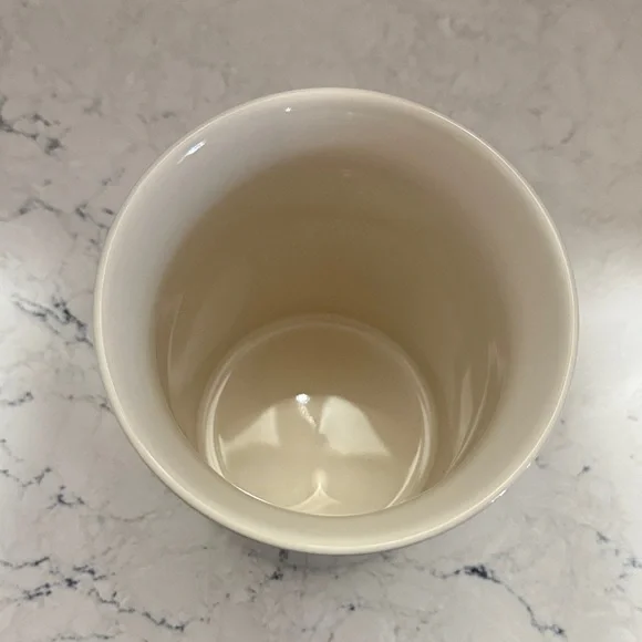 Le Creuset Stoneware in Pistache - Picture 3 of 5